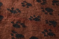 Меховой коврик для собак на нескользящей основе Bronte Glen, коричневый.